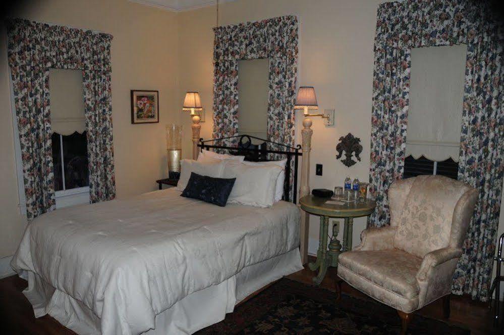 Carriage Way Centennial House - Adult Only- Saint Augustine Bed and Breakfast Buitenkant foto